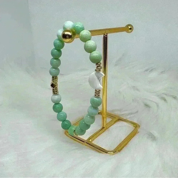 Crescent Moon Beaded Green Bracelet - Picture 8 of 8